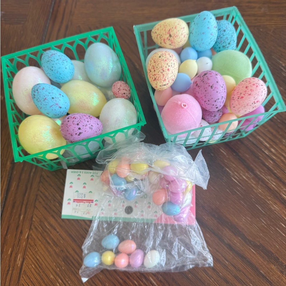 Lot of vintage crafting Easter eggs borealis, felt, plastic, spring colors - Picture 8 of 8